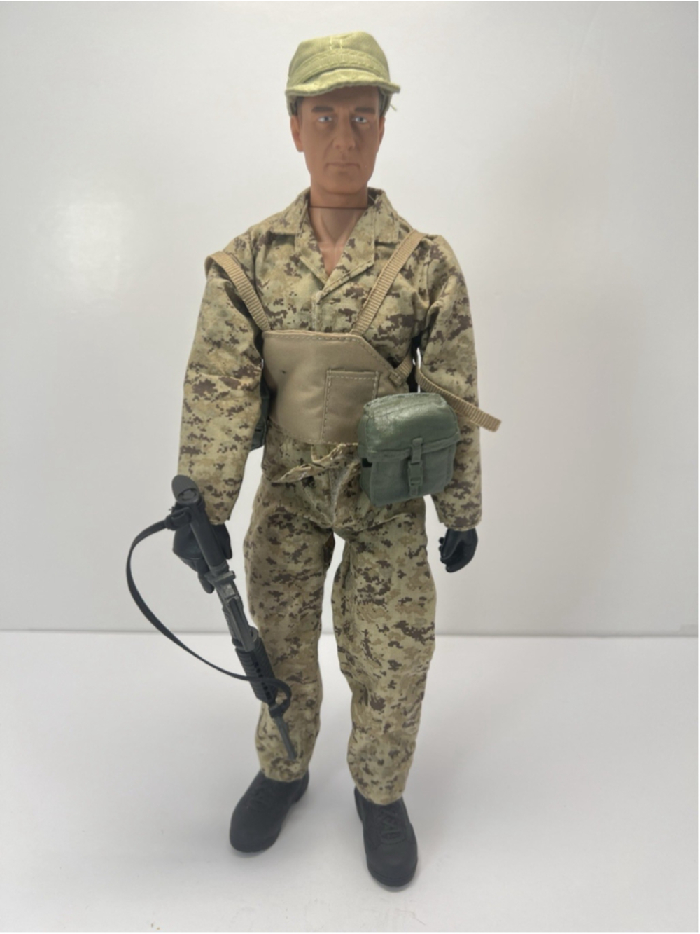 BBI Elite Force Desert US Solider / 1:6 Military US Solider Action Figure